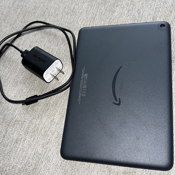 Fire HD 8 plus Tablet (10th generation) - Picture 2 of 4